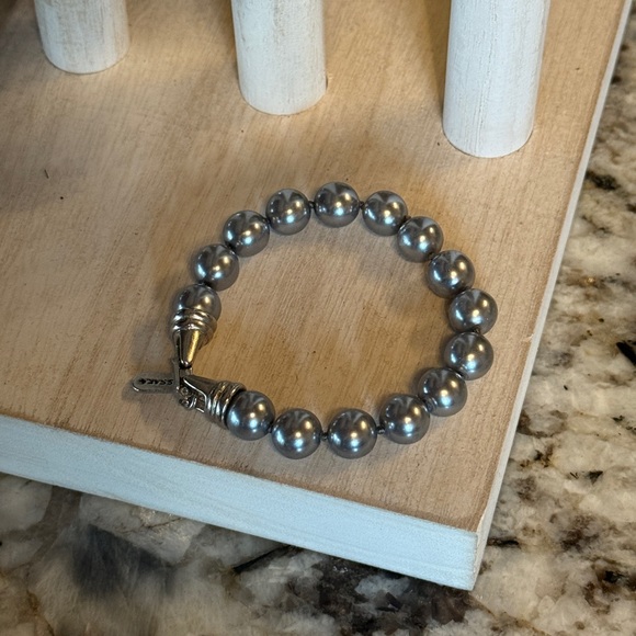 Kissaka Faux Pearl hand-knotted Bracelet Grey - Picture 4 of 6